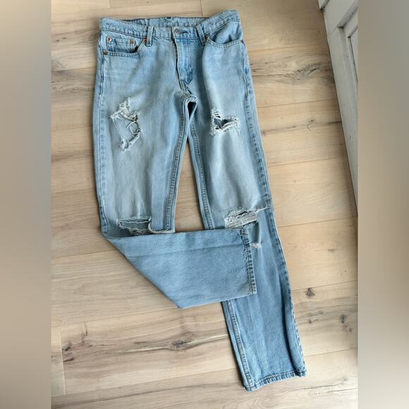 Womens Levi’s 511 Size 30 x 32 Light wash Distressed Straight Leg Jeans - Picture 9 of 11
